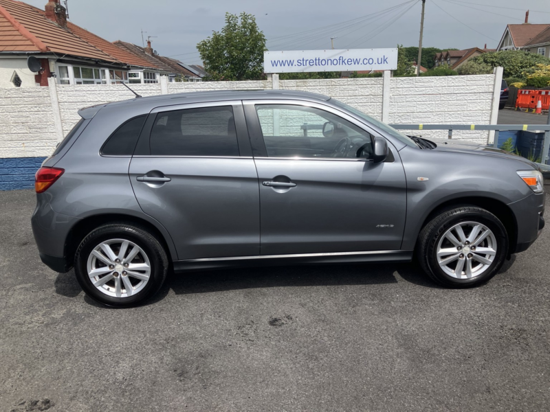 2013 Mitsubishi Asx 1.6 3 in Grey — image 1