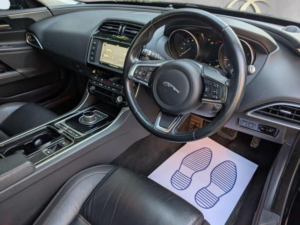 2018 Jaguar Xe 2.0d Prestige Auto Euro 6 (s/s) 4dr in Black — image 3