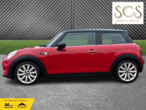 2018 MINI Hatch 1.5 Cooper 3-Door Hatch Automatic in Red — image 4