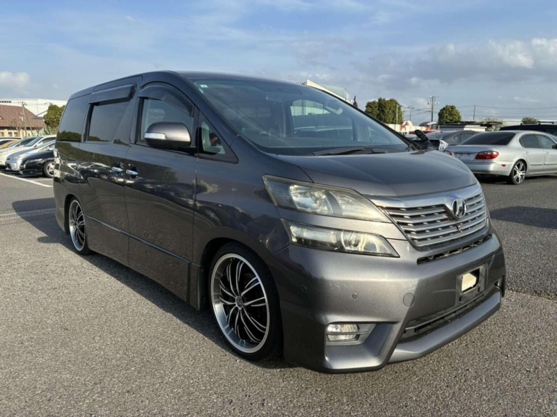 2009 Toyota Vellfire 2.4 Z Platinum Selection 4WD 5dr 7 Seats in Grey — image 1