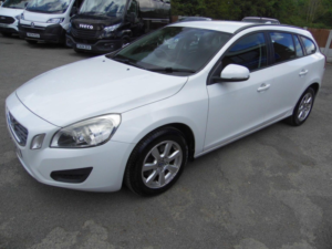 2012 Volvo V60 1.6d Drive Es Euro 5 (s/s) 5dr in White — image 3