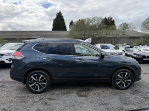 2014 Nissan X-Trail 1.6 Dci Tekna in Blue — image 4