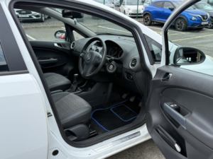 2012 Vauxhall Corsa 1.4 16v Se in White — image 6