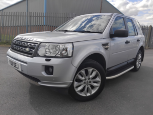 2011 Land Rover Freelander 2 2.2 Td4 Hse in Silver — image 2