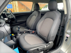 2018 MINI Hatch 1.5 Cooper 3-Door - 1 Owner. 25,200 Miles - Pepper Pack, 16" Alloys, Rear Sensors. Fsh. Silver. Sold in Silver — image 4