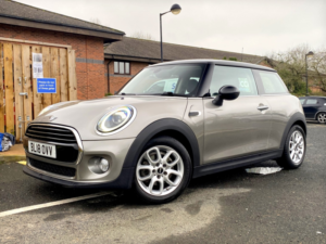 2018 MINI Hatch 1.5 Cooper 3-Door - 1 Owner. 25,200 Miles - Pepper Pack, 16" Alloys, Rear Sensors. Fsh. Silver. Sold in Silver — image 5
