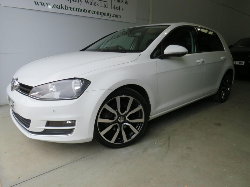 2014 Volkswagen Golf 2.0 Tdi Bluemotion Tech Gt Euro 5 (s/s) 5dr in White — image 1