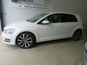 2014 Volkswagen Golf 2.0 Tdi Bluemotion Tech Gt Euro 5 (s/s) 5dr in White — image 3