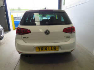 2014 Volkswagen Golf 2.0 Tdi Bluemotion Tech Gt Euro 5 (s/s) 5dr in White — image 5