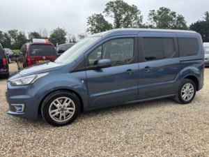 2020 Ford Grand Tourneo Connect 1.5 Ecoblue Titanium in Blue — image 5