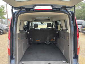 2020 Ford Grand Tourneo Connect 1.5 Ecoblue Titanium in Blue — image 6