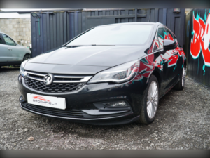 2017 Vauxhall Astra 5-Door Hatch 1.4t 150ps Elite in Black — image 2