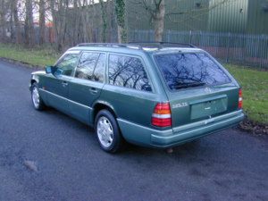 1992 Mercedes-Benz 320 Ref 8718 - Sale Agreed Awaiting Uk Registration - Mercedes Benz W124 320te Estate 7 Seater Autom in Green — image 6