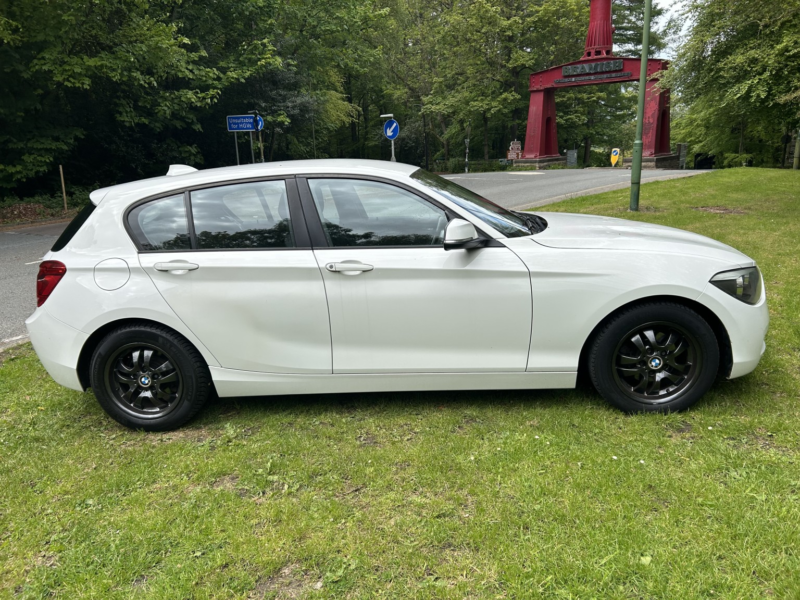 2013 BMW 1 Series 1.6 116d Efficientdynamics 5-Door in White — image 1