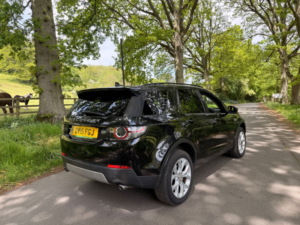 2015 Land Rover Discovery Sport 2.2 Sd4 Hse SUV 5dr Diesel Auto 4WD Euro 5 (s/s) (190 Ps) in Black — image 3