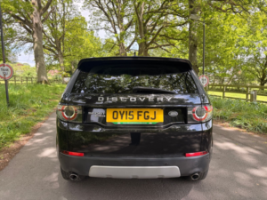 2015 Land Rover Discovery Sport 2.2 Sd4 Hse SUV 5dr Diesel Auto 4WD Euro 5 (s/s) (190 Ps) in Black — image 4