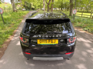 2015 Land Rover Discovery Sport 2.2 Sd4 Hse SUV 5dr Diesel Auto 4WD Euro 5 (s/s) (190 Ps) in Black — image 5
