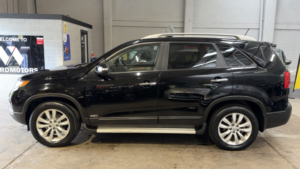 2011 Kia Sorento 2.2 Crdi Kx-3 Diesel 4WD Automatic Black 7 Seater 5dr Panroof+leather+nav+1 Keeper in Black — image 2