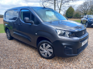 2019 Peugeot Partner 1.6 Bluehdi 950 Professional in Grey — image 2
