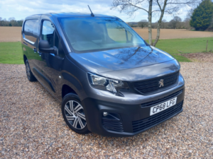 2019 Peugeot Partner 1.6 Bluehdi 950 Professional in Grey — image 3