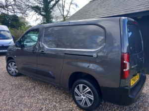 2019 Peugeot Partner 1.6 Bluehdi 950 Professional in Grey — image 6