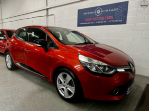 2014 Renault Clio 0.9 Dynamique Medianav Eco� Tce 90 Stop & Start in Red — image 6