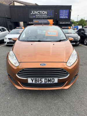 2015 Ford Fiesta 1.0 T Ecoboost Zetec in Bronze — image 2