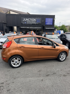 2015 Ford Fiesta 1.0 T Ecoboost Zetec in Bronze — image 5