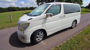 2005 Nissan Elgrand in White — image 3