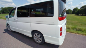 2005 Nissan Elgrand in White — image 4
