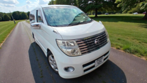 2005 Nissan Elgrand in White — image 5