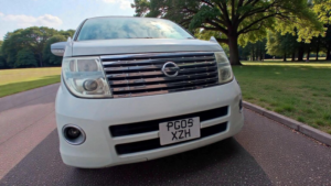 2005 Nissan Elgrand in White — image 6