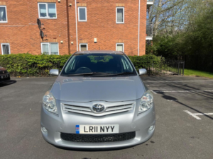 2011 Toyota Auris 1.33 Dual Vvt-I Tr Euro 4 (s/s) 5dr in Silver — image 2