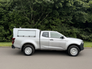 2022 Isuzu D-Max 1.9 Td Utility Diff Lock in Silver — image 2