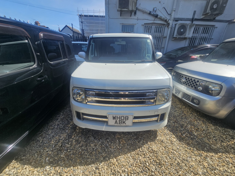 2008 Nissan Cubic 7 Seater Cube Cubic in White — image 1