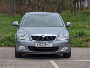 2012 Skoda Octavia 1.6 Tdi Elegance Euro 5 5dr in Grey — image 2