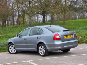 2012 Skoda Octavia 1.6 Tdi Elegance Euro 5 5dr in Grey — image 5