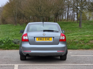 2012 Skoda Octavia 1.6 Tdi Elegance Euro 5 5dr in Grey — image 6