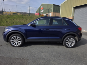 2019 Volkswagen T-Roc 1.6 Tdi Se in Blue — image 3