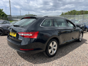 2016 Skoda Superb 2.0 Tdi Se in Black — image 2