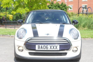2015 MINI Hatch 1.5 Cooper Euro 6 (s/s) 3dr in White — image 2