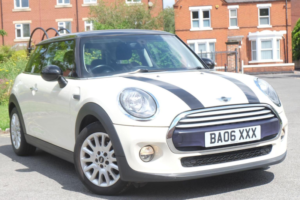 2015 MINI Hatch 1.5 Cooper Euro 6 (s/s) 3dr in White — image 3