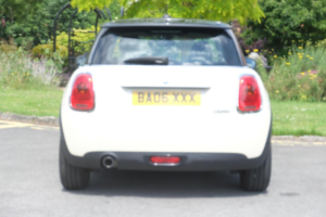 2015 MINI Hatch 1.5 Cooper Euro 6 (s/s) 3dr in White — image 5