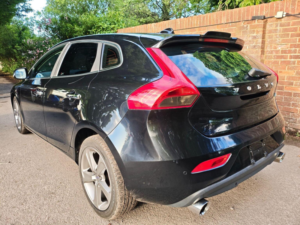 2013 Volvo V40 1.6 T4 Se Lux Nav Powershift Euro 5 (s/s) 5dr in Black — image 3