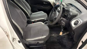 2019 Toyota Aygo 1.0 Vvt-I X-Play Hatchback 5dr Petrol X-Shift Euro 6 (71 Ps) in White — image 2