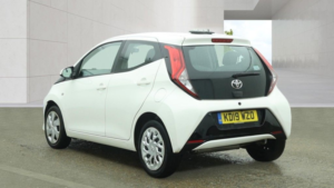 2019 Toyota Aygo 1.0 Vvt-I X-Play Hatchback 5dr Petrol X-Shift Euro 6 (71 Ps) in White — image 6