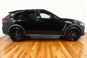 2020 Jaguar F-Pace 5.0 V8 Svr SUV 5dr Petrol Quickshift AWD Euro 6 (s/s) (550 Ps) in Black — image 5