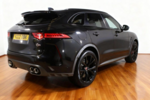 2020 Jaguar F-Pace 5.0 V8 Svr SUV 5dr Petrol Quickshift AWD Euro 6 (s/s) (550 Ps) in Black — image 6