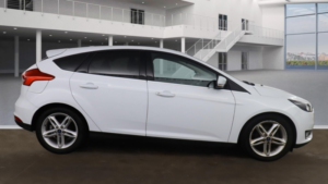 2018 Ford Focus 1.0 T Ecoboost Zetec Edition in White — image 5