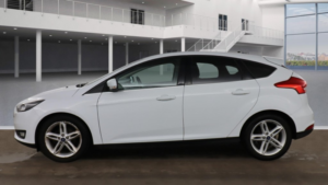 2018 Ford Focus 1.0 T Ecoboost Zetec Edition in White — image 6